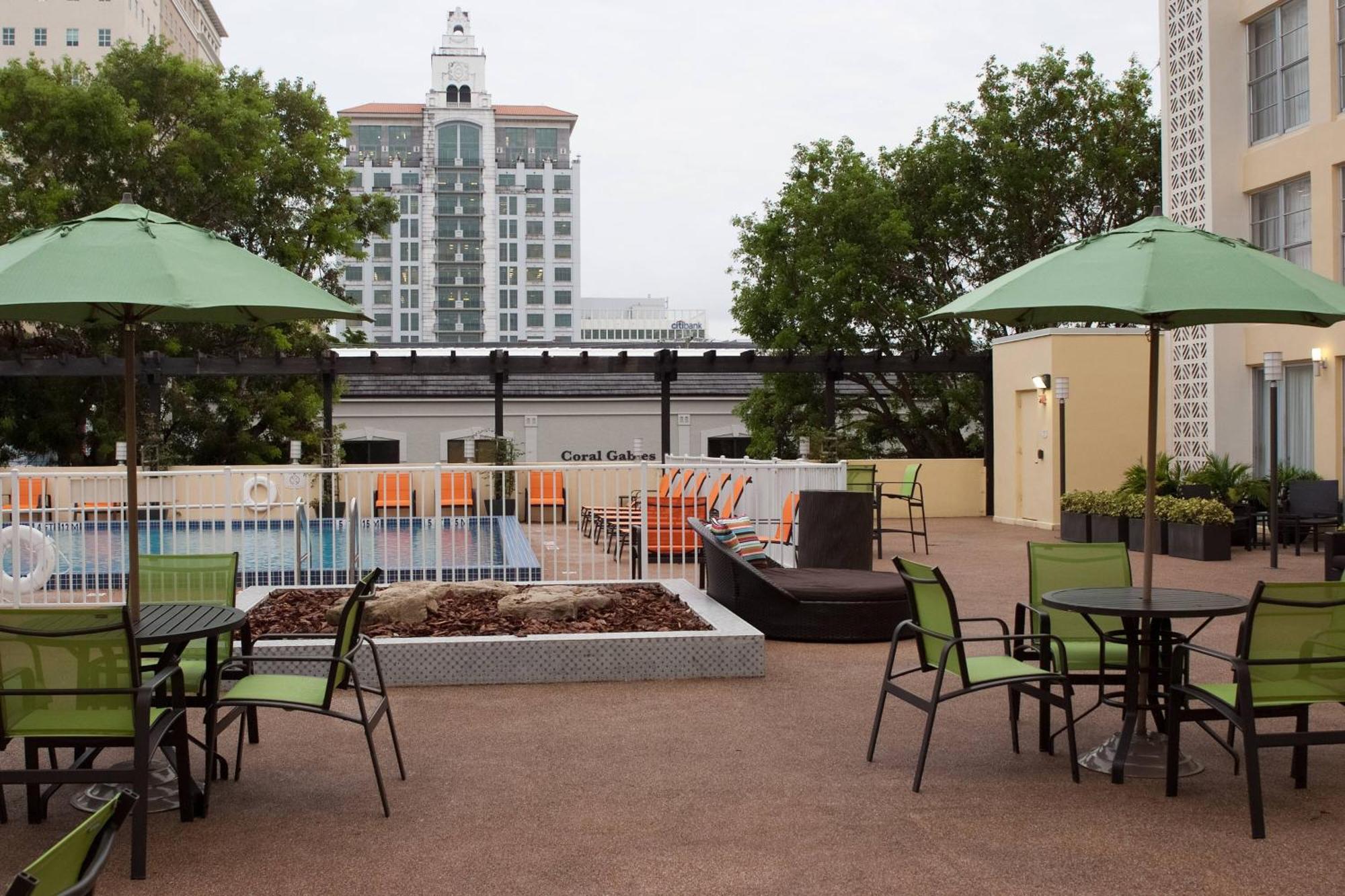 Hotel Courtyard Miami Coral Gables Exterior foto